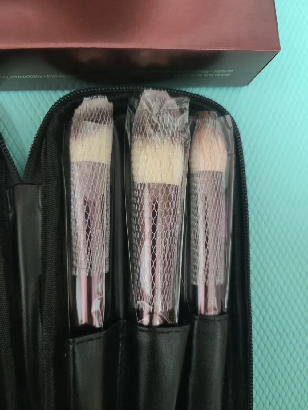Hourglass Rose Gold Makeup Brush Set with Black Travel Case